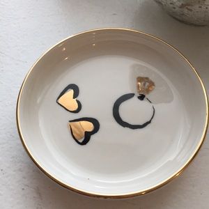 Daisy place ring dish